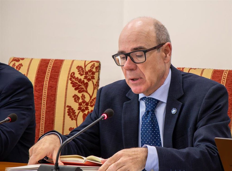 Archivo - El rector de la Universidad de Granada, Pedro Mercado, en imagen de archivo