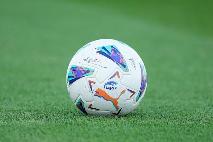 Archivo - Illustration, ball of the match during the Spanish Women League, Liga F, football match played between Real Madrid and Atletico de Madrid at Alfredo Di Stefano stadium on May 11, 2024 in Valdebebas, Madrid, Spain.
