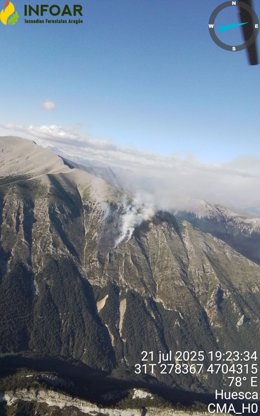 Estado de las llamas pasada la media tarde de este lunes.
