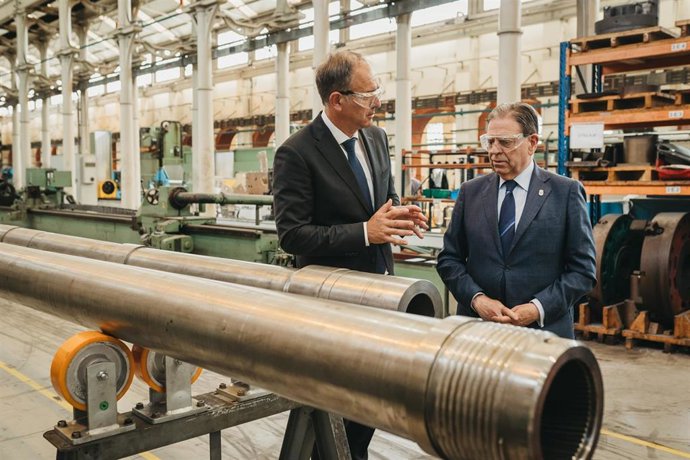 GDELS-SBS muestra al alcalde de Oviedo el avance de las inversiones para ampliar la capacidad productiva de la fábrica de Trubia