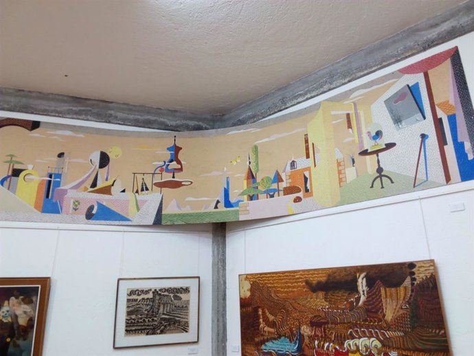 Archivo - Mural de urbano Lugris, en el Museo Carlos Maside en 2017