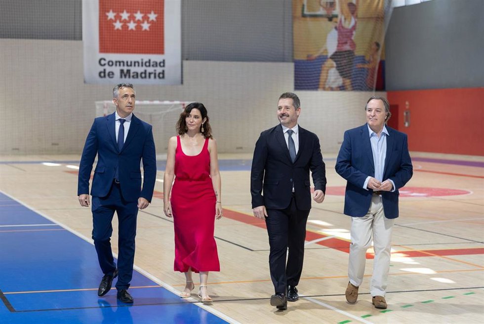 La presidenta de la Comunidad de Madrid, Isabel Díaz Ayuso, durante la presentación de Milla Canal, en las Instalaciones Deportivas Canal de Isabel II, a 21 de julio de 2025, en Madrid (España).