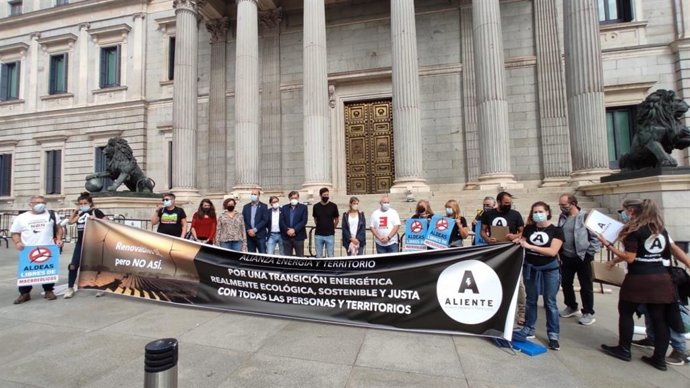 Plataforma ciudadana ALIENTE denuncia ante el Congreso de los diputados que el decreto antiapagón está "al servicio de especuladores" y pide a los diputados que voten en contra.