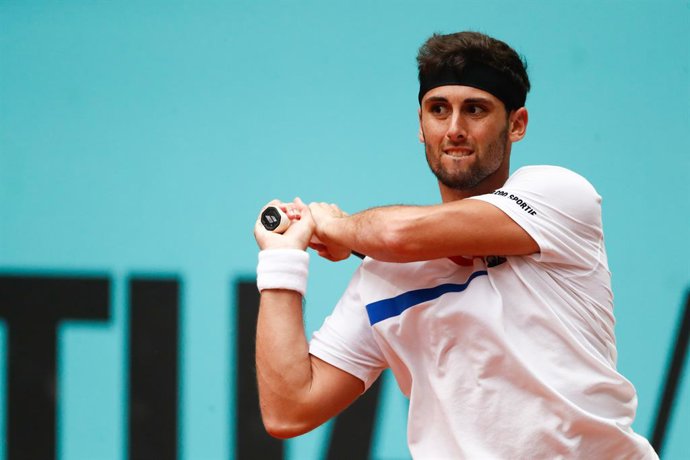Archivo - Carlos Taberner of Spain in action during his Men's Singles match, round of 64, against Fabio Fognini of Italy on the ATP Masters 1000 - Mutua Madrid Open 2021 at La Caja Magica on May 3, 2021 in Madrid, Spain.
