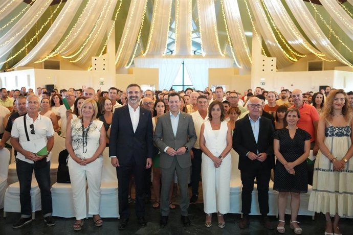 Moreno en la entrega de resoluciones de ayudas para la renovación de maquinaria a agricultores de Jaén