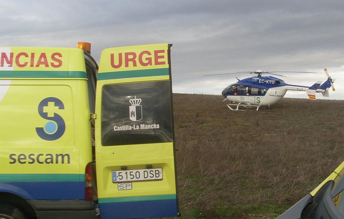 Muere una persona y otra resulta herida tras la salida de la vía de un turismo en Piedrabuena