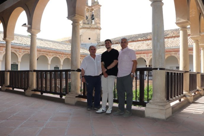 Los investigadores de la UCO Antonio Menor, Jaime Martín y José A. Gómez.