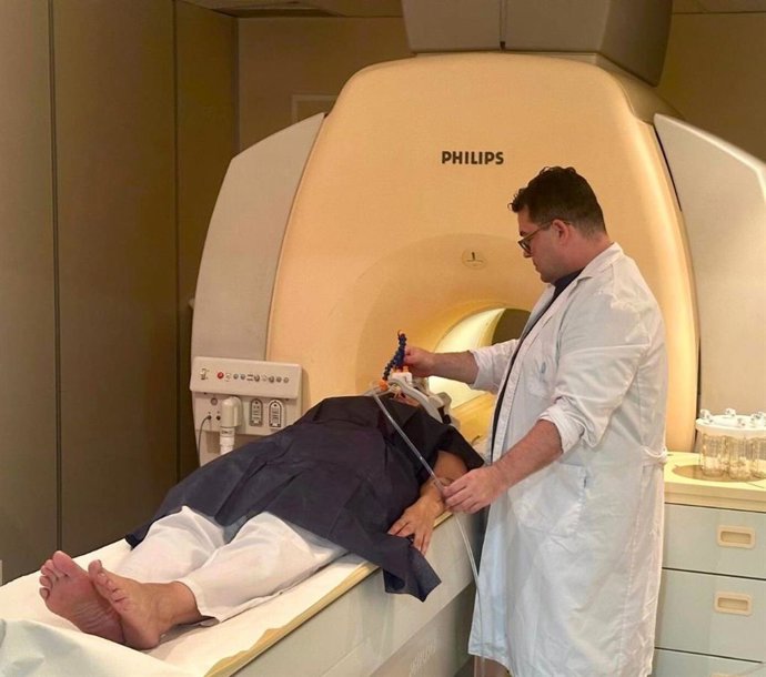 Málaga incorpora por primera vez un olfatómetro conectado a resonancia magnética para estudiar la pérdida de olfato en enfermedades neurodegenerativas