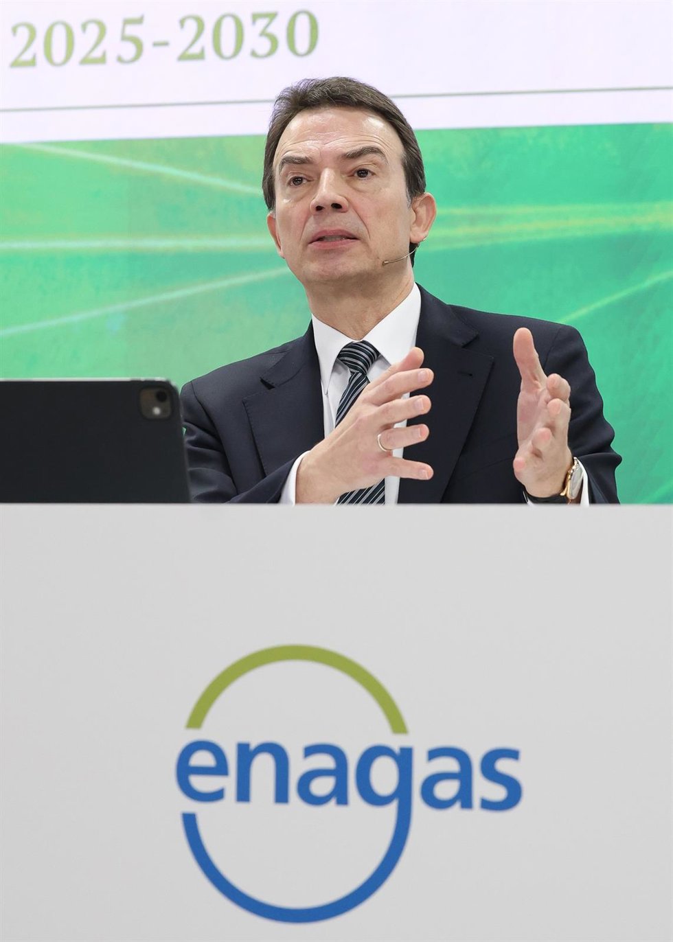 Archivo - El Consejero Delegado de Enagás, Arturo Gonzalo, durante una rueda de prensa, en la sede de Enagás, a 18 de febrero de 2025, en Madrid (España). Enagás registró unas pérdidas de 299,3 millones de euros en 2024, frente a las ganancias de 342,5 