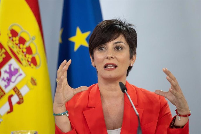 La Ministra de Vivienda y Agenda Urbana de España, Isabel Rodríguez García, ofrece declaraciones a la prensa tras el Consejo de Ministros, en Madrid (España)