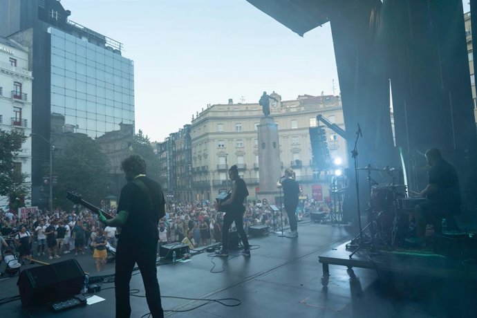 Archivo - Dantzaldia Bilboko Plaza Biribilean