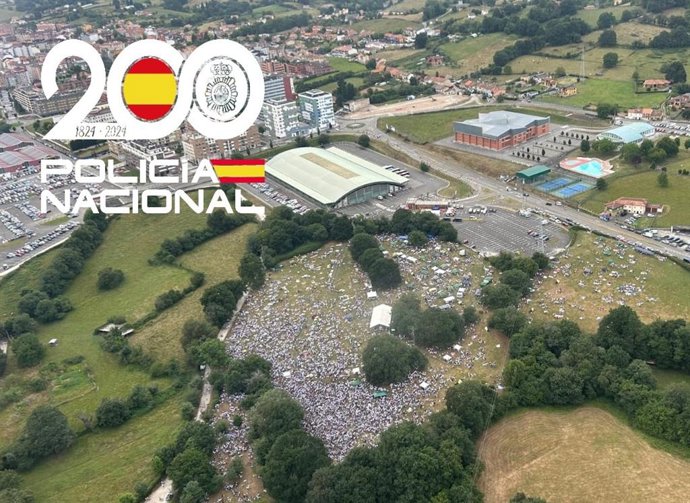 Imagen aérea del prao de La Sobatiella, donde se celebró este lunes El Carmín.