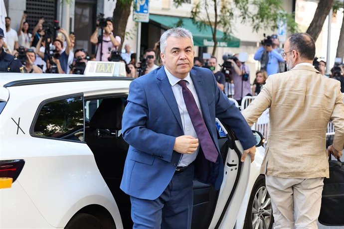 El exsecretario de Organización del PSOE Santos Cerdán a su llegada a declarar en el Tribunal Supremo
