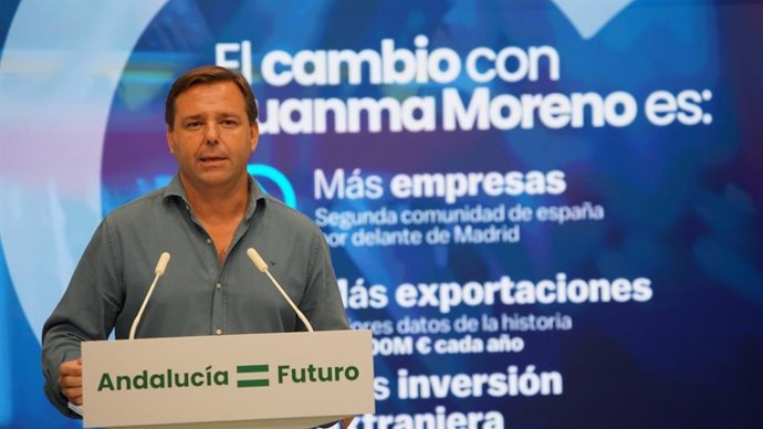 El secretario general del PP-A, Antonio Repullo, en rueda de prensa.