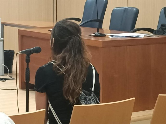 Una mujer se enfrenta a 25 años de cárcel por intentar matar a su bebé de cuatro meses quemándola viva