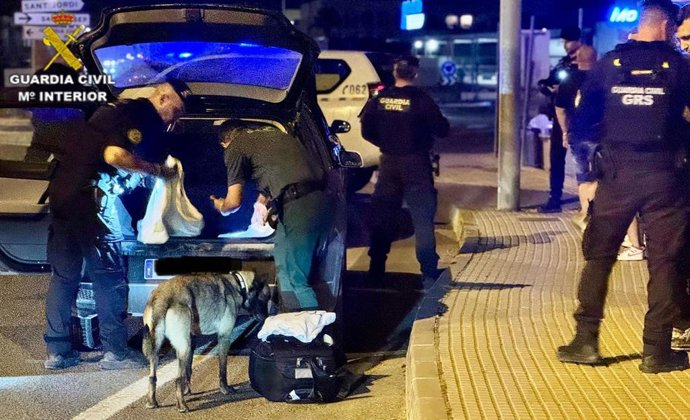 Registro a un coche en Ibiza