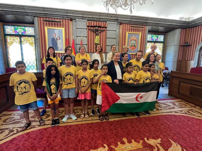 Ayala con los niños saharahuis acogidos en Burgos.