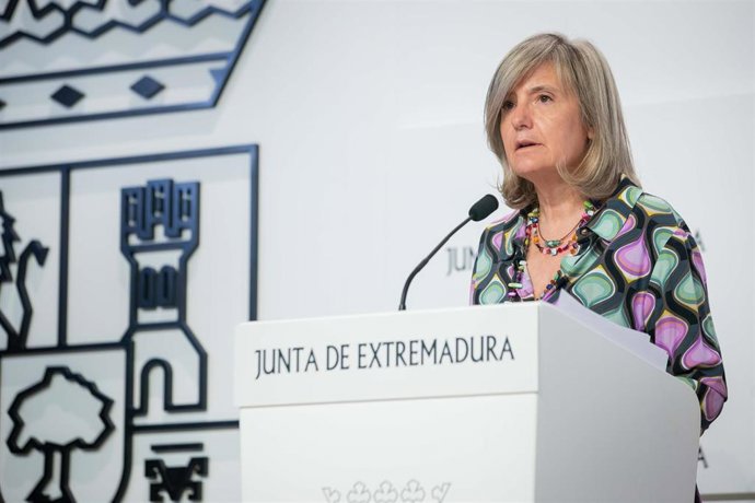 La portavoz de la Junta de Extremadura, Victoria Bazaga, en rueda de prensa