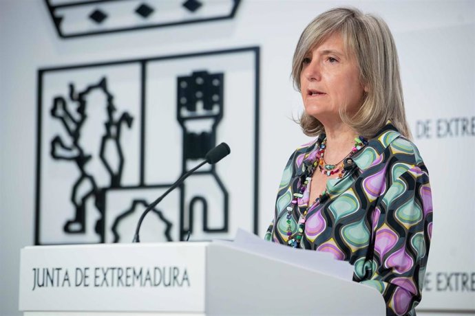 La portavoz de la Junta de Extremadura, Victoria Bazaga, en rueda de prensa