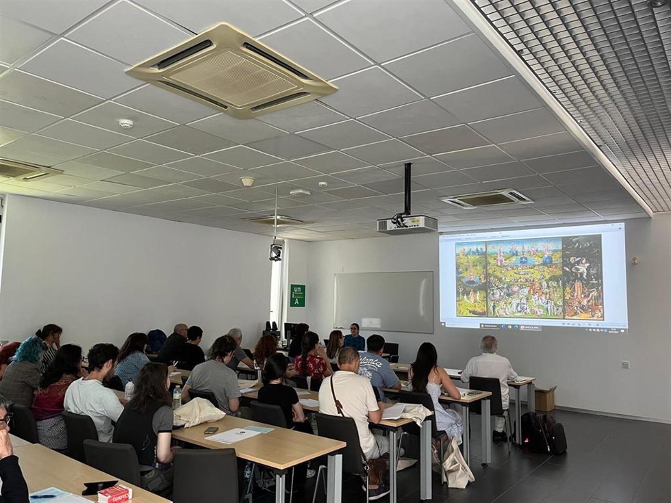 La ponente María Cañas en los Cursos de Verano de la UNIA.