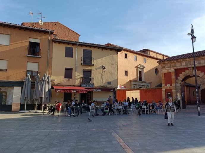 Archivo - Plaza de Santo Martino de León capital, que acogerá los conciertos de Brators y Cyma.