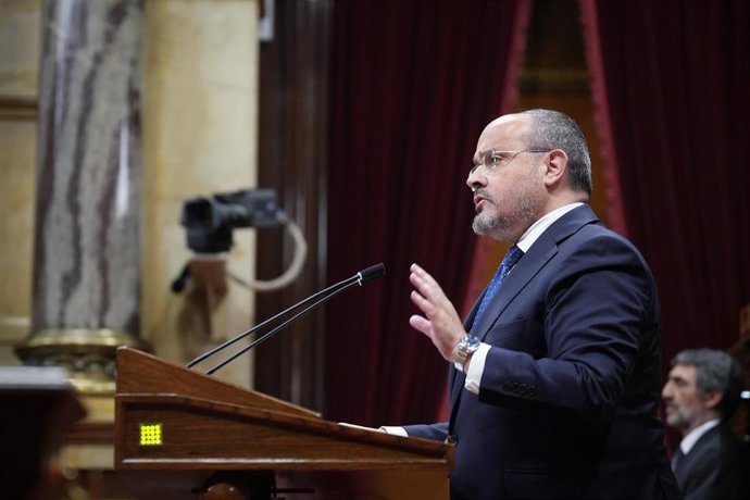 El presidente del PP de Cataluña, Alejandro Fernández, durante una sesión plenaria, en el Parlament de Catalunya, a 22 de julio de 2025, en Barcelona, Catalunya (España). Illa comparece en el Parlament, en el último periodo de sesiones antes de las vacaci