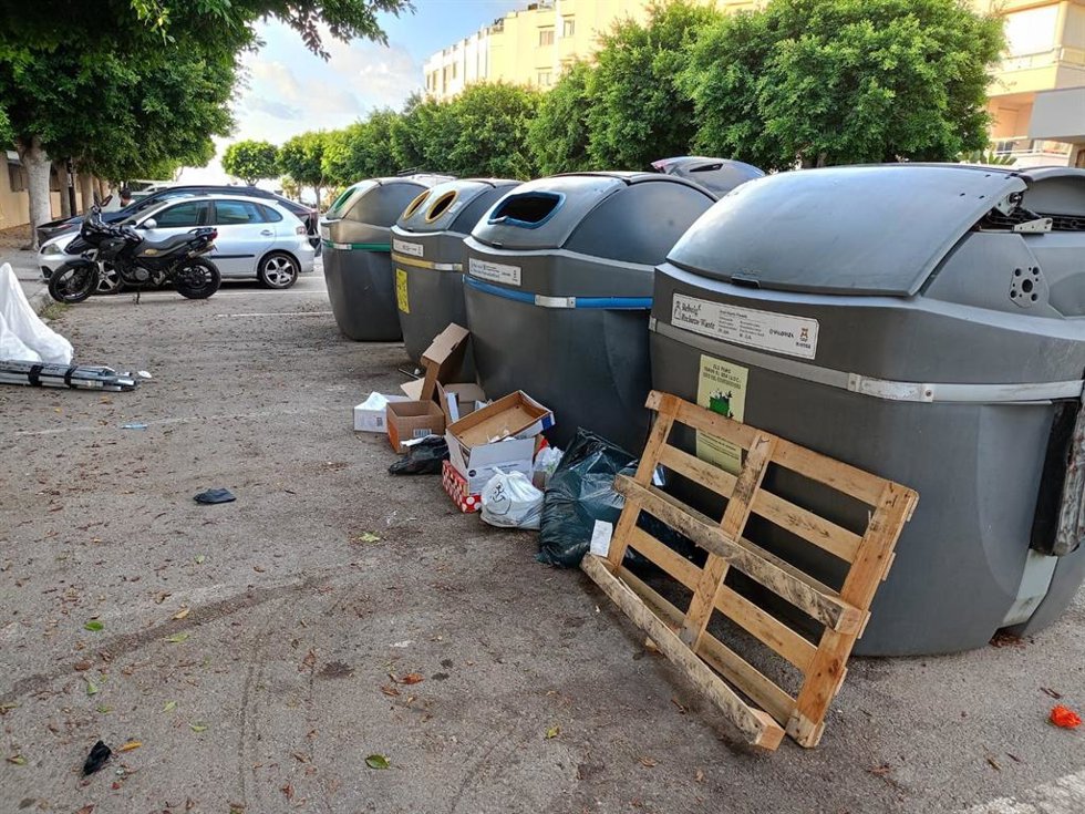 Interponen diez denuncias contra establecimientos que depositaron incorrectamente los residuos en Ibiza