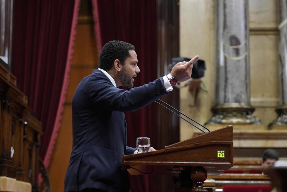 El secretario general de Vox y líder del partido en Catalunya, Ignacio Garriga, durante su intervención en el Parlament