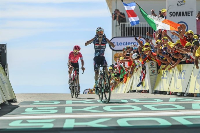O ciclista francês Valentin Paret-Peintre (Soudal Quick-Step) venceu a décima sexta etapa do Tour de France, na terça-feira, entre Montpellier e Mont Ventoux, em 171,5 quilômetros.