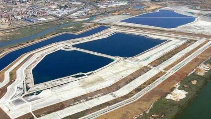 Archivo - Balsa de fosfoyesos de Huelva.