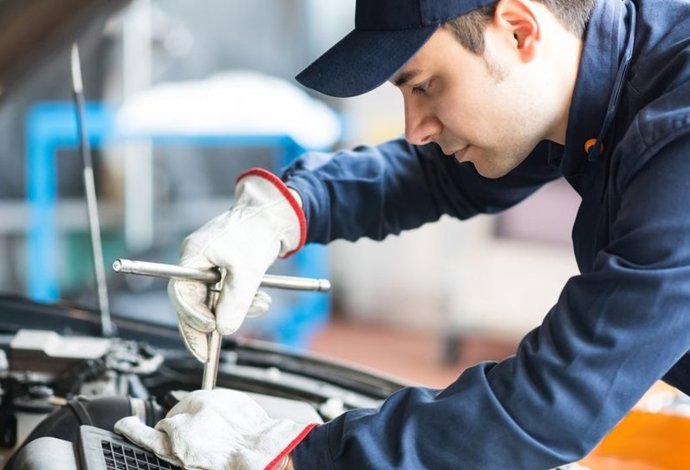 Archivo - Recurso de taller de reparación de vehículos.