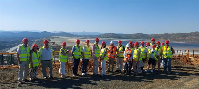 Visita de miembros del Colegio de Ingenieros de Minas del Sur a Atalaya Mining.