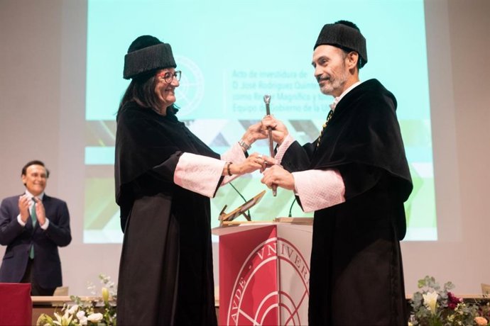 Acto de investidura el nuevo rector de la Universiad de Huelva, José Rodríguez Quintero.