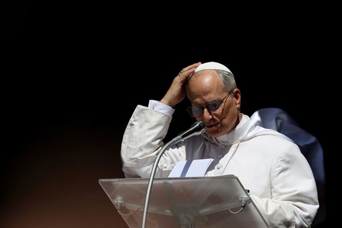 20 July 2025, Vatican, Castelgandolfo: Pope Leo XIV during the Angelus in Piazza della Liberta in Castelgandolfo in front of thousands of faithful. Photo: Marco Iacobucci/IPA via ZUMA Press/dpa
