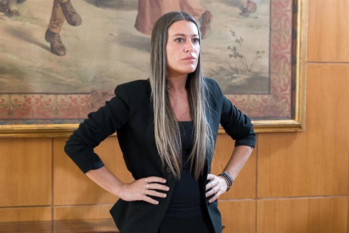 La portavoz de Junts en el Congreso de los Diputados, Miriam Nogueras, durante una reunión con la vicepresidenta segunda y ministra de Trabajo y Economía Social, Yolanda Díaz.