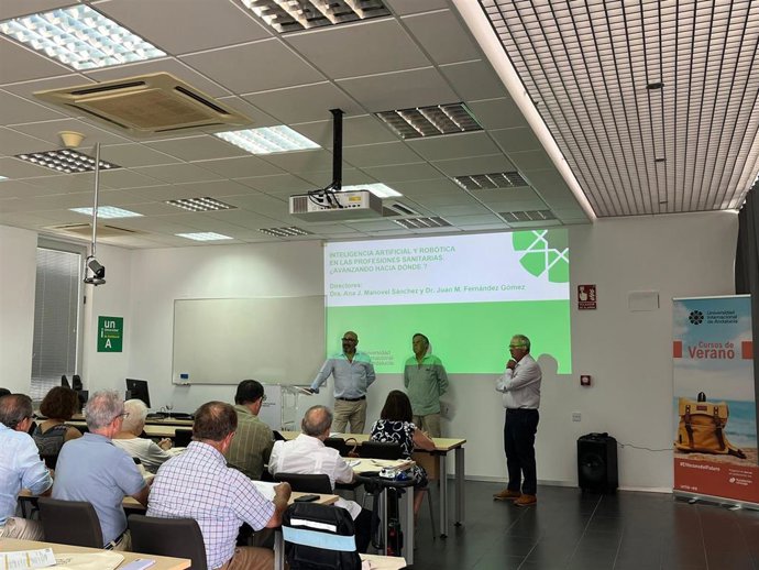 Alfredo Flores Prada en los cursos de verano de la UNIA