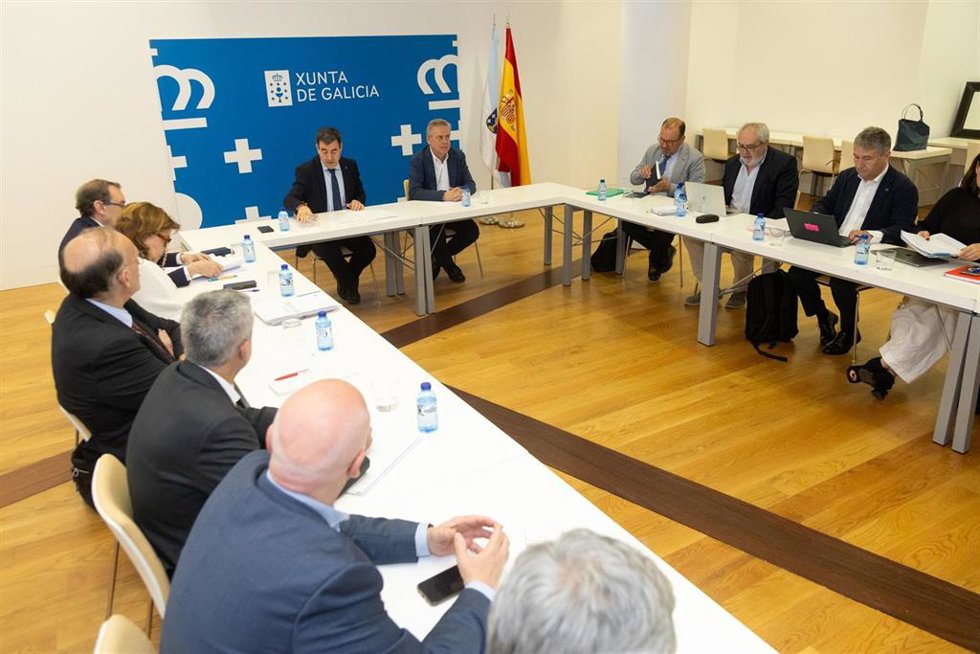 Archivo - Consello da Docencia Clínica, presidida por el conselleiro de Educación, Román Rodríguez, y el de Sanidade, Antonio Gómez Caamaño; con los rectores Ricardo Cao (UDC), Antonio López (USC) y Manuel Reigosa (UVigo).