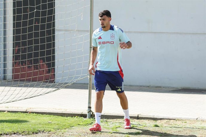 Archivo - Marc Pubill, en un entrenamiento con la selección española sub-21.