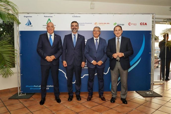 Fernández-Pacheco en Málaga en la gala de entrega de los Premios Proa 2025