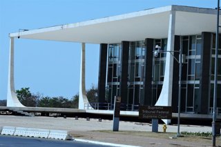 Archivo - Fachada de la sede del Tribunal Supremo de Brasil en la capital del país, Brasilia