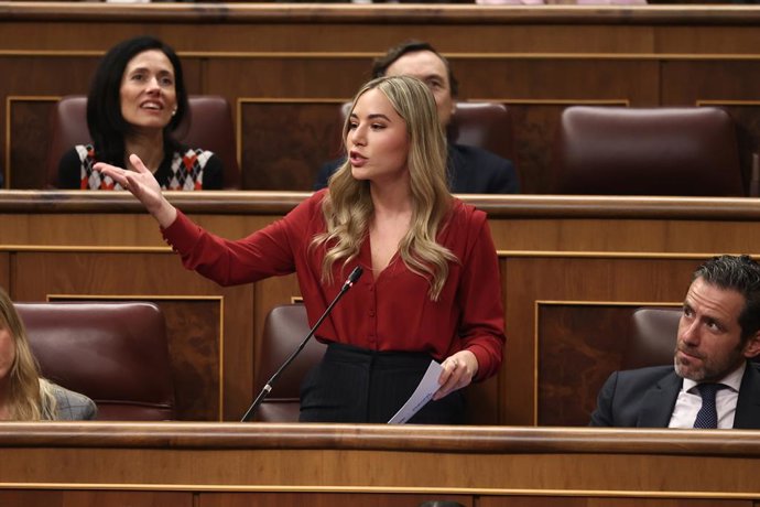 Archivo - Arquivo - Deputada do PP Noelia Núñez durante sessão plenária no Congresso dos Deputados, em 19 de fevereiro de 2025, em Madri (Espanha). A primeira vice-presidente e ministra da Fazenda, María Jesús Montero, ocupa o centro do palco na sessão pl
