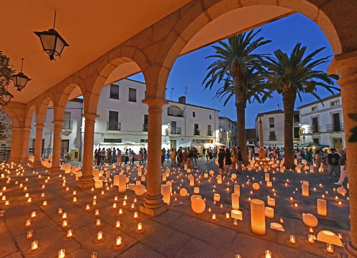 Coria en agosto: sabor, tradición y noches mágicas bajo las estrellas