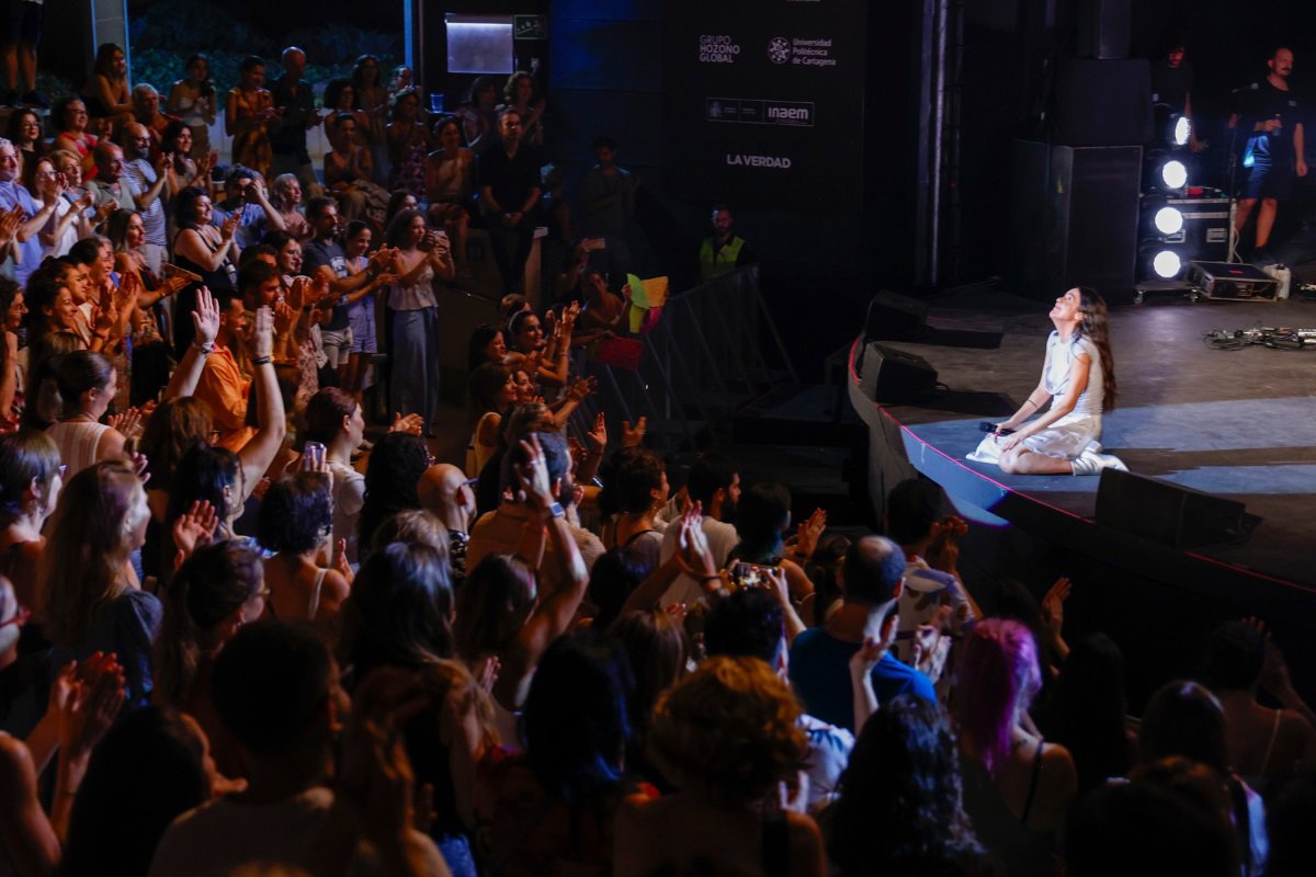 Valeria Castro invita en La Mar de Músicas a un  viaje emocional  a través de sus canciones