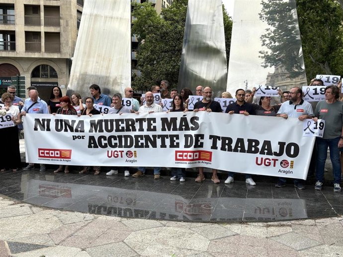 Concentración de UGT y CCOO Aragón contra los accidentes laborales.
