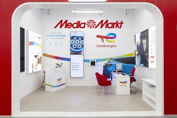 TotalEnergies y Mediamarkt renuevan su alianza estratégica hasta 2029 tras seis años de alianza.