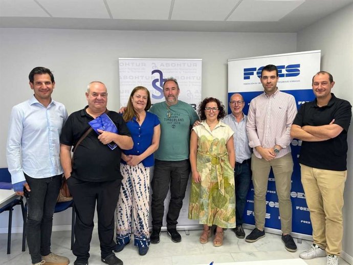 En la de la derecha, nuevo Comité Ejecutivo de la Asociación Soriana de Hostelería y Turismo.