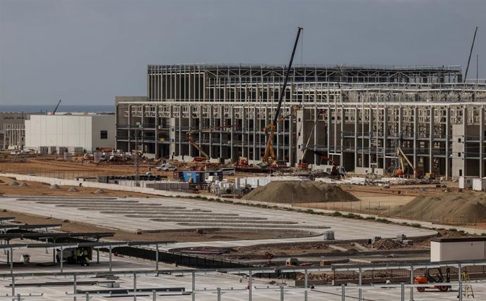 La apertura del vial estructural de Parc Sagunt II donde se sitúa la Gigafactoría, a 23 de julio de 2025, en Valencia, Comunidad Valenciana (España). 