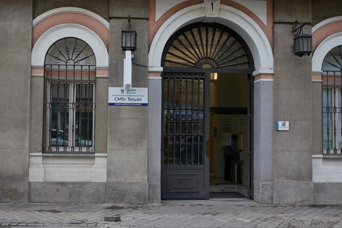 Archivo - Fachada del Centro Municipal de Salud Comunitaria, en el distrito de Tetuán, a 2 de noviembre de 2023, en Madrid (España). 