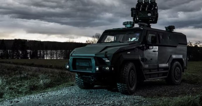 Un vehículo militar tipo MARS S-330 de la firma checa SVOS equipada con un sistema de defensa antiaérea tipo MShorad de Saab