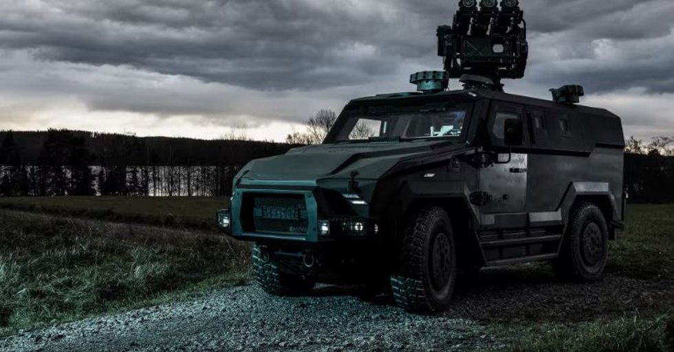 Un vehículo militar tipo MARS S-330 de la firma checa SVOS equipada con un sistema de defensa antiaérea tipo MShorad de Saab